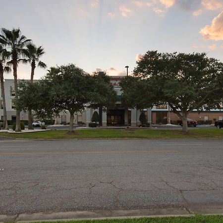 Hampton Inn & Suites Pensacola I-10 N At University Town Plaza Екстериор снимка