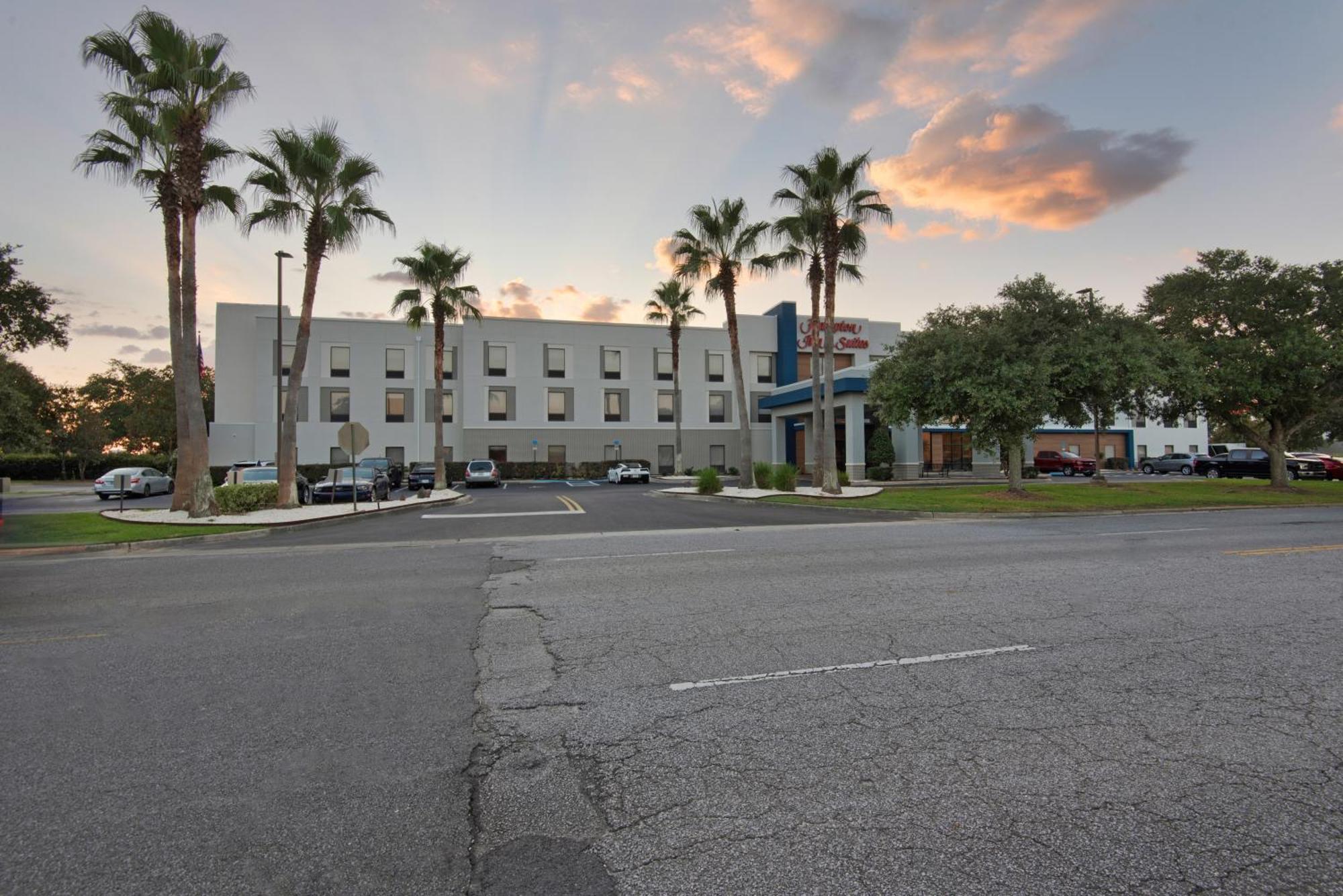 Hampton Inn & Suites Pensacola I-10 N At University Town Plaza Екстериор снимка