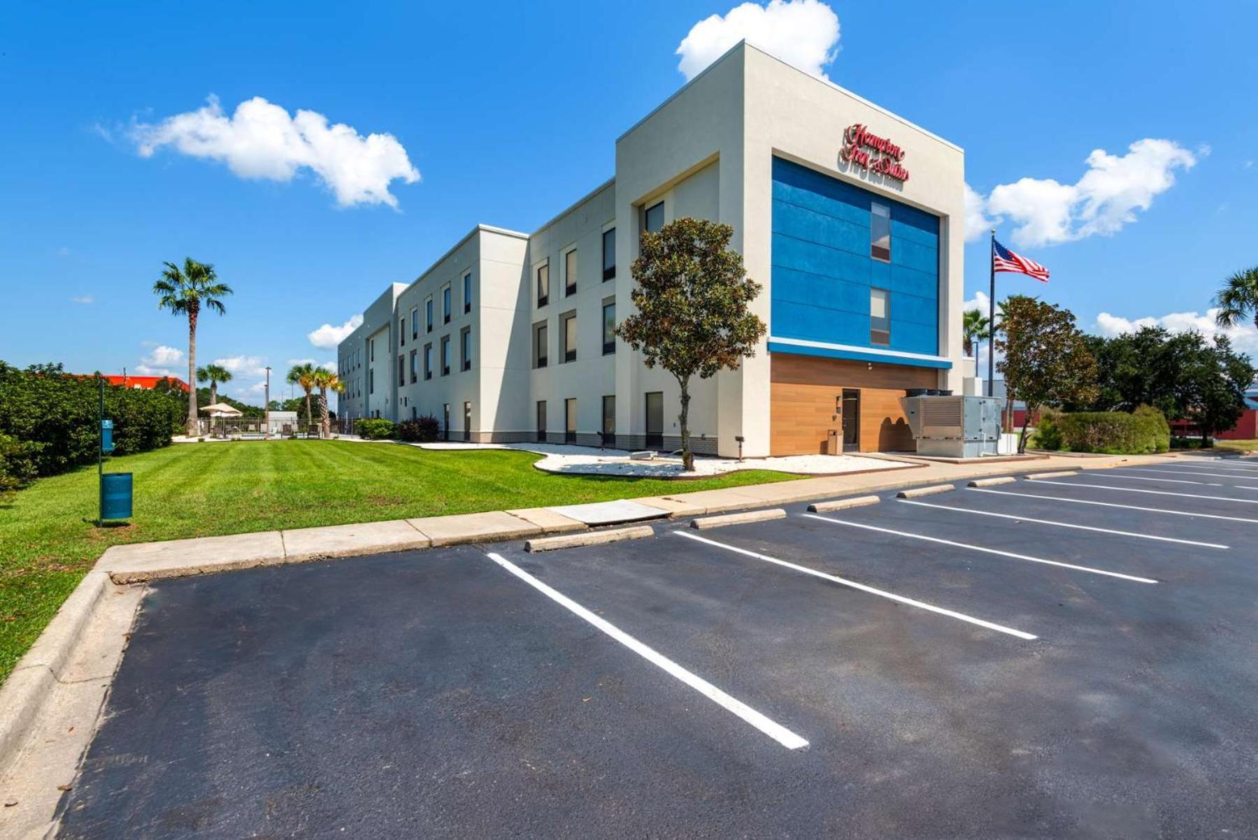 Hampton Inn & Suites Pensacola I-10 N At University Town Plaza Екстериор снимка
