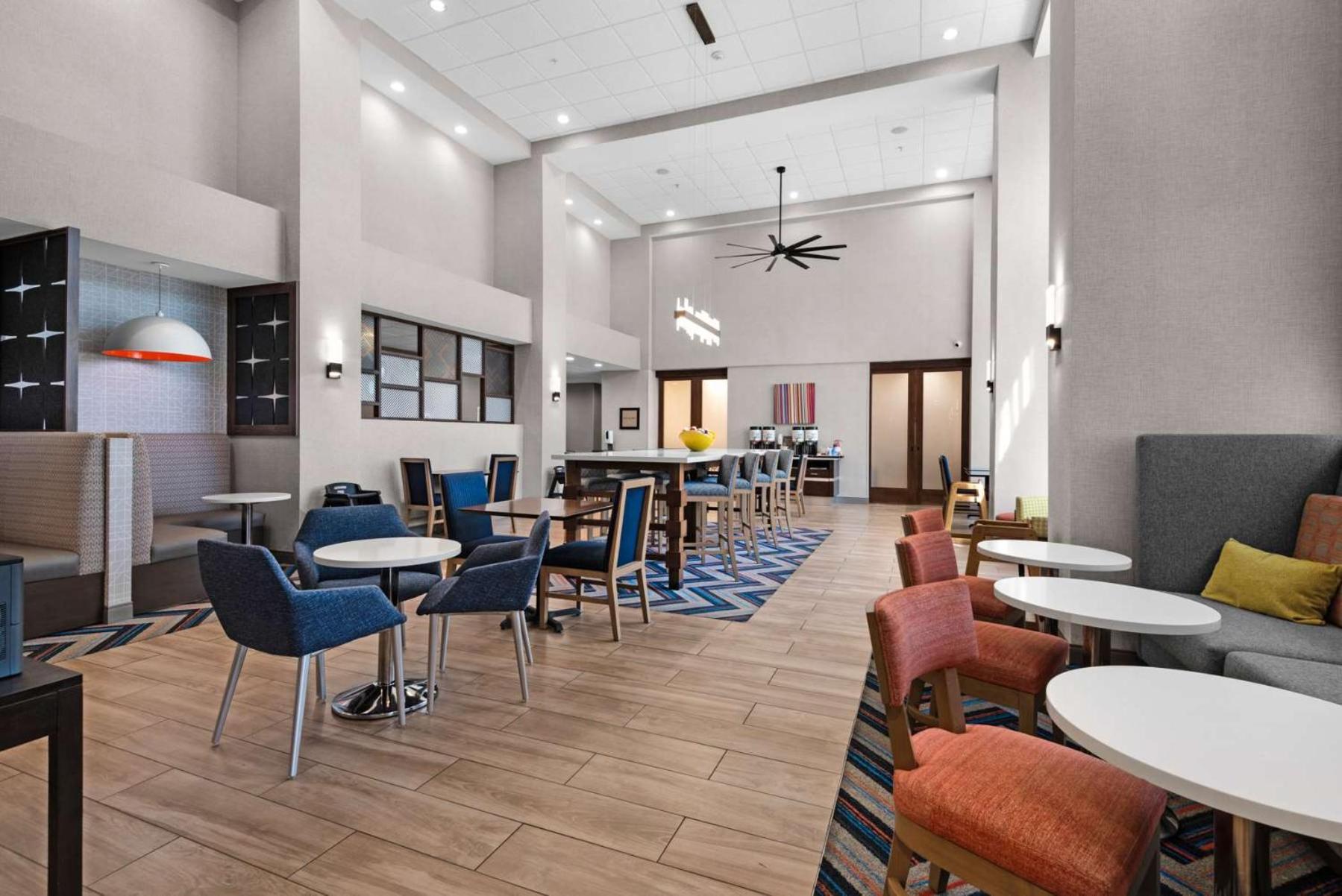 Hampton Inn & Suites Pensacola I-10 N At University Town Plaza Екстериор снимка