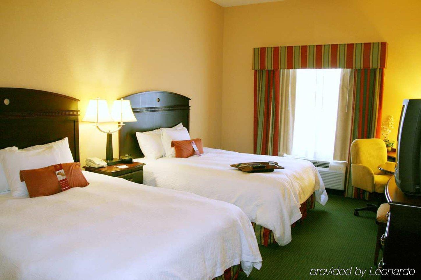 Hampton Inn & Suites Pensacola I-10 N At University Town Plaza Стая снимка